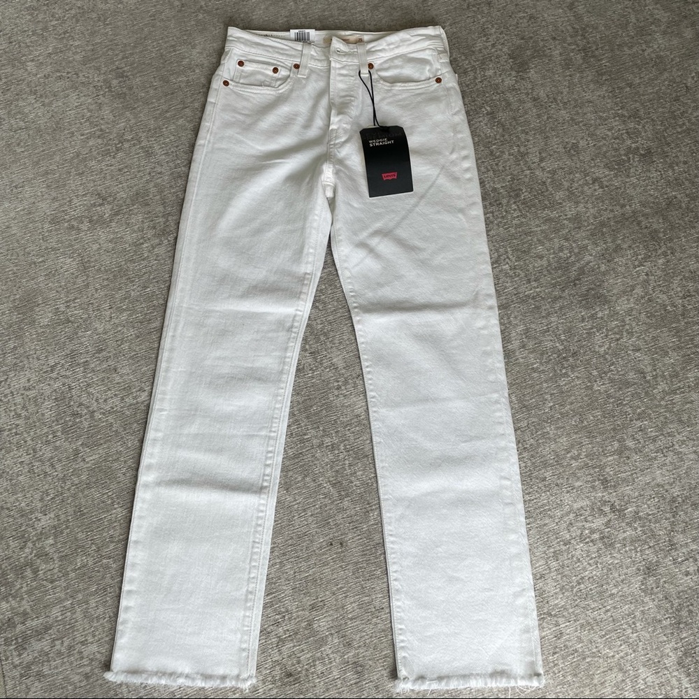 NWT Levi’s Wedgie Straight White Jeans